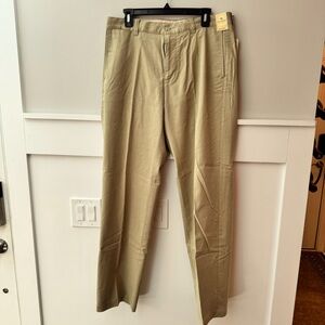 New Men’s Tommy Bahama Curtis Front Nine Khaki Pants.